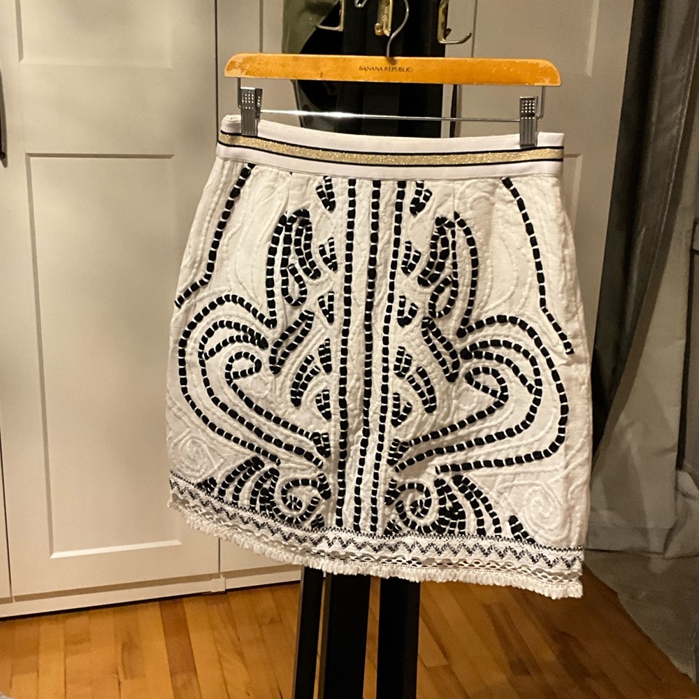 Ann Taylor White and Black Patterned Mini Skirt